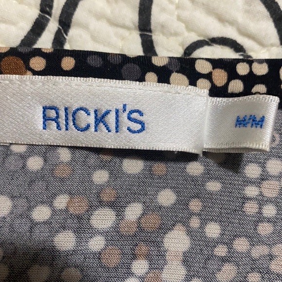 ‼️Rickis Beautiful Cinched Top - Picture 2 of 4